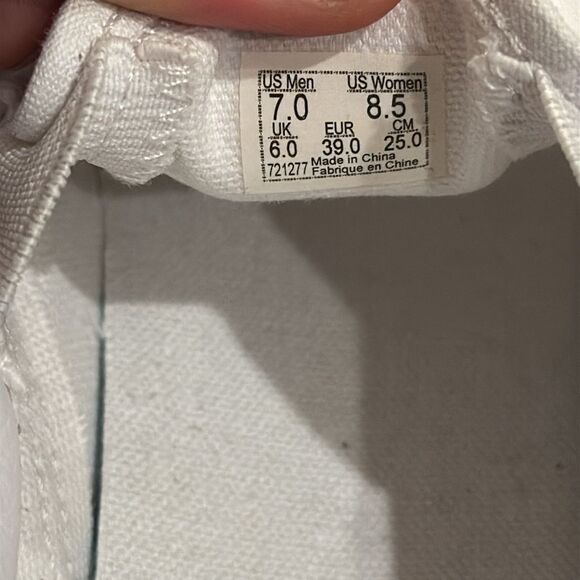 Custom vans white sneaker with cool design on top women’s size 8.5 NWOT - Picture 4 of 13